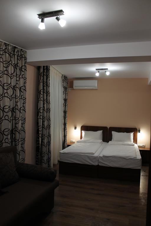 Center Guest House ساباريفا بانيا المظهر الخارجي الصورة