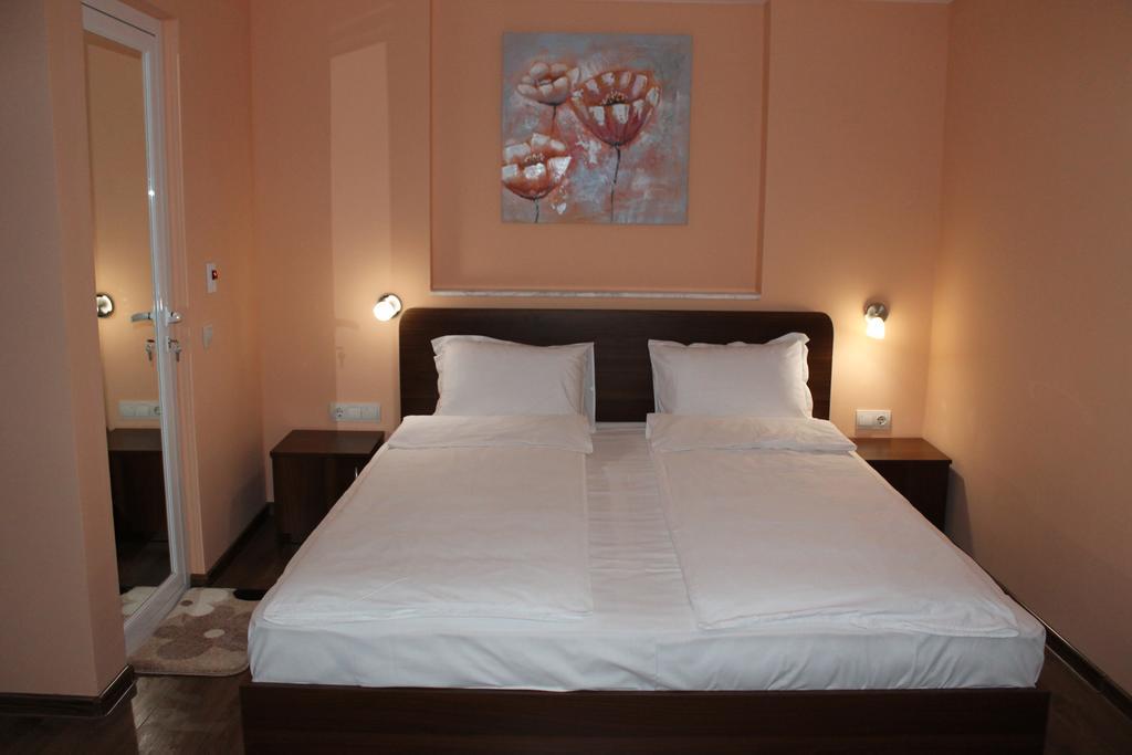 Center Guest House ساباريفا بانيا المظهر الخارجي الصورة
