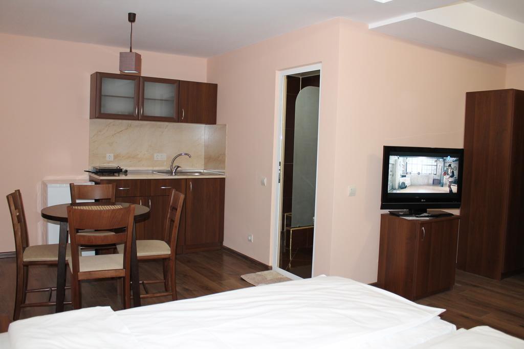 Center Guest House ساباريفا بانيا المظهر الخارجي الصورة